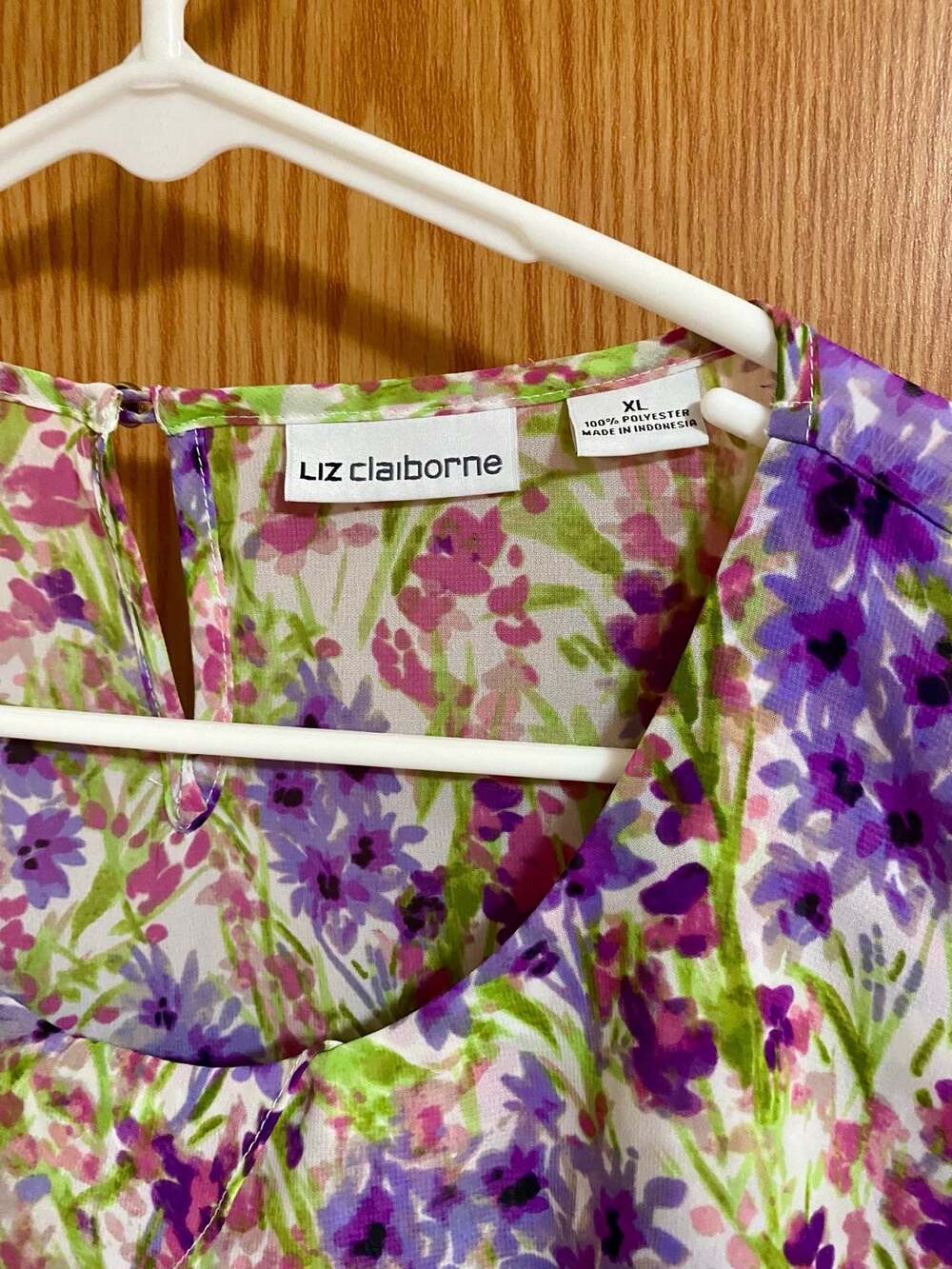 Liz Claiborne Botanical Brights Purple Floral Sleeveless Ruffle Blouse - Picture 2 of 5
